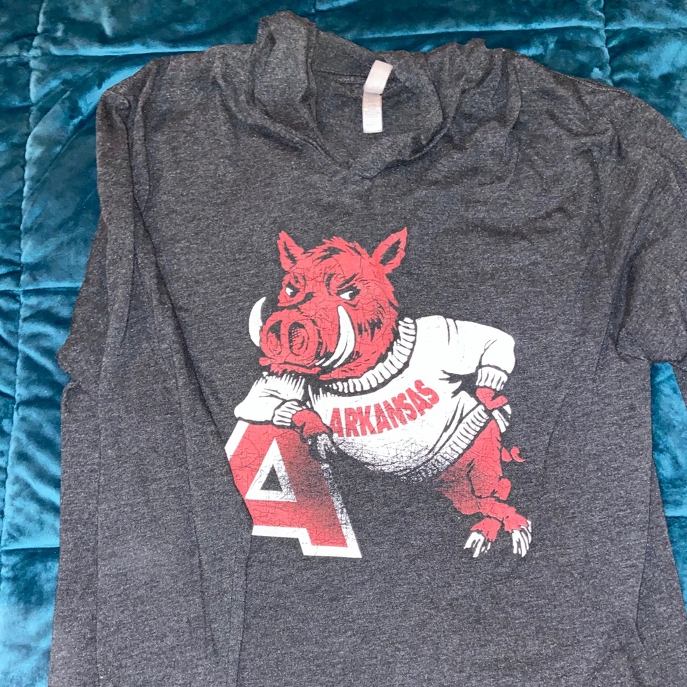 Hooded long sleeve hogs top